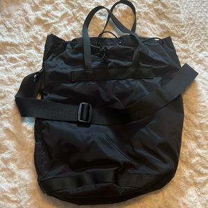 Uniqlo U 2 way utility bucket bag black large